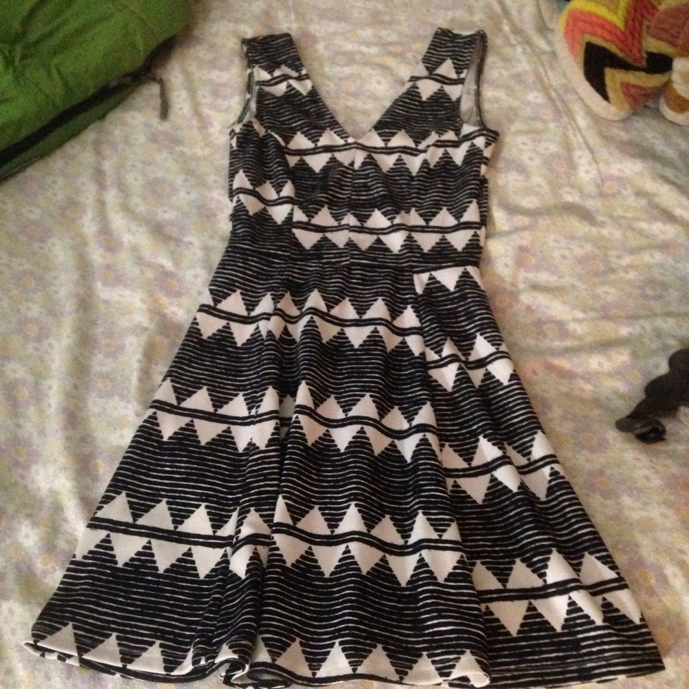 H&M sleeveless pattern printed v neck dress XS - Picture 7 of 8